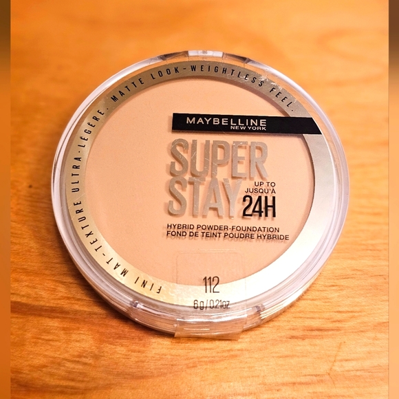 NEW Maybelline Super Stay 24H Hybrid Powder-Foundation Shade 112 6g - Picture 3 of 7